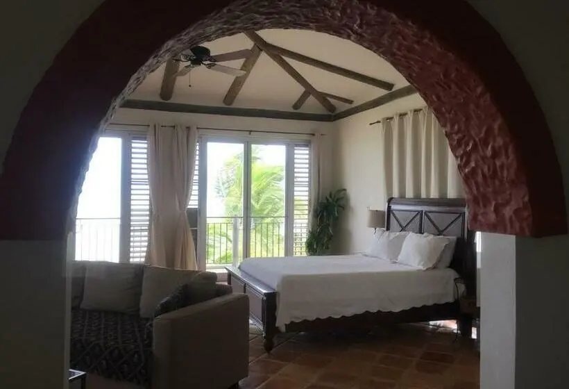 سوئیت دولوکس با چشم‌انداز, Almond Tree Hotel Resort