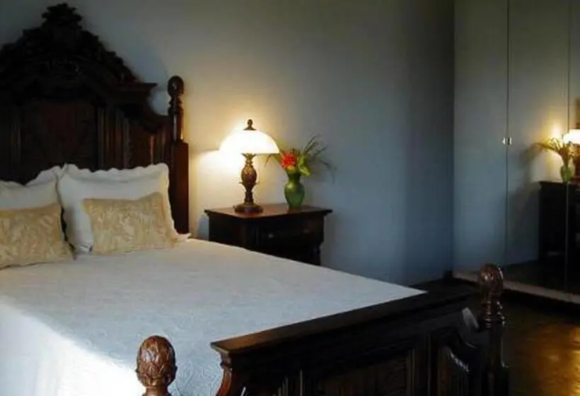 اتاق استاندارد با چشم‌انداز استخر, Almond Tree Hotel Resort