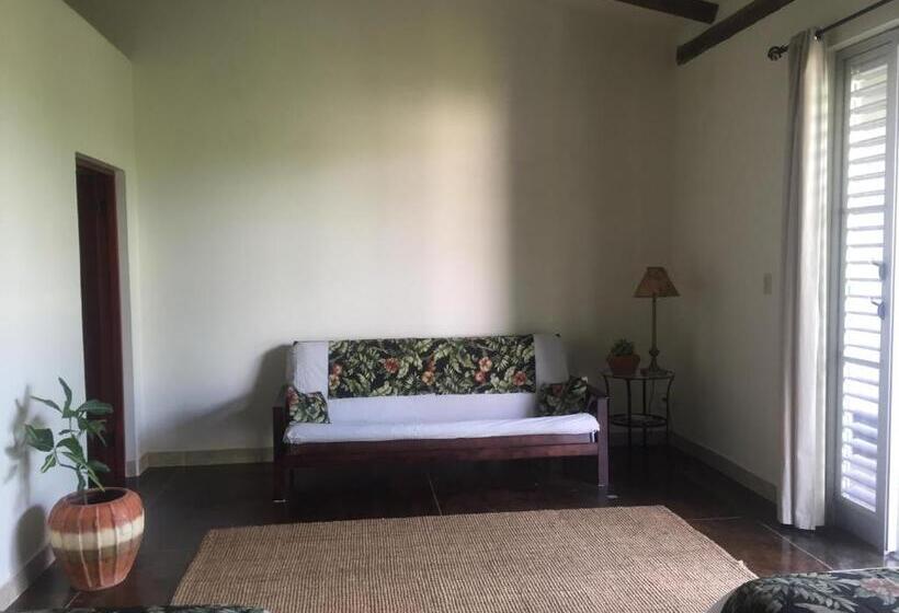 اتاق استاندارد سه نفره, Almond Tree Hotel Resort