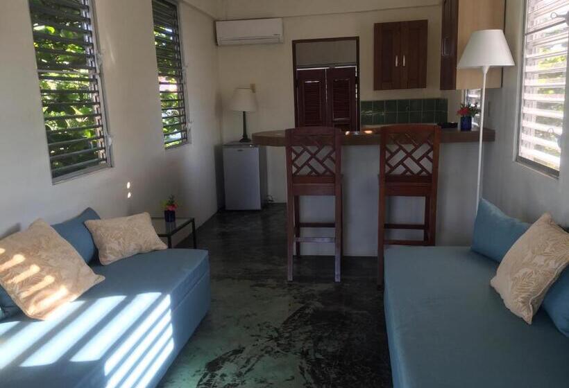 استودیوی استاندارد, Almond Tree Hotel Resort