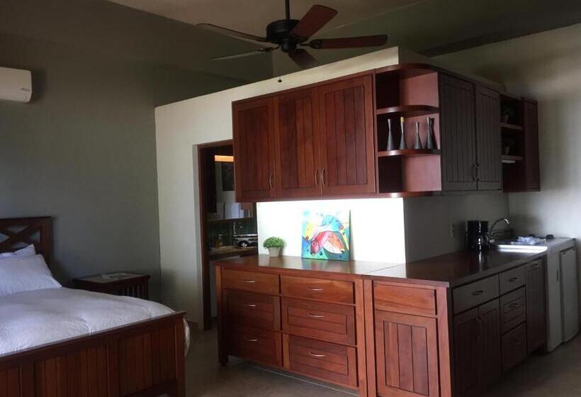 اتاق استاندارد با چشم‌انداز دریا, Almond Tree Hotel Resort