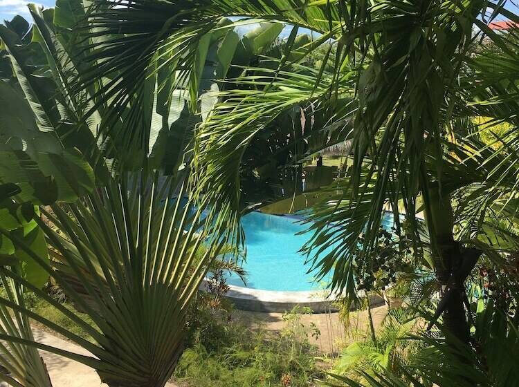 اتاق استاندارد, Almond Tree Hotel Resort