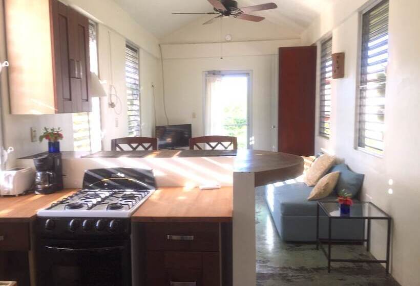 استودیوی استاندارد, Almond Tree Hotel Resort