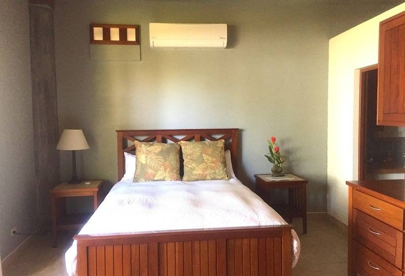 استودیوی استاندارد, Almond Tree Hotel Resort