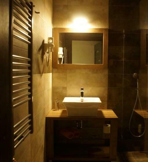 豪华房间, Fitromax Ajka