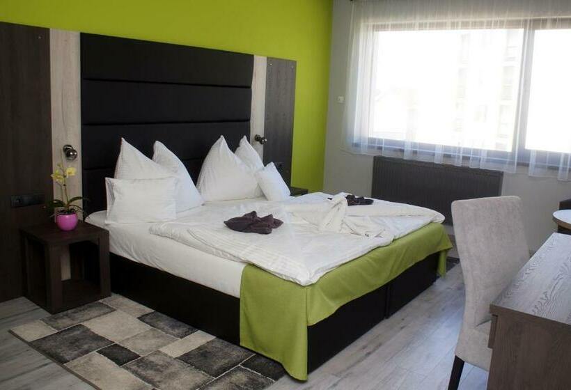 豪华房间, Fitromax Ajka