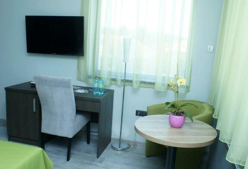 豪华房间, Fitromax Ajka