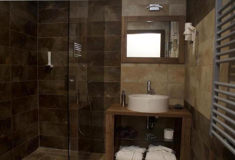 豪华房间, Fitromax Ajka