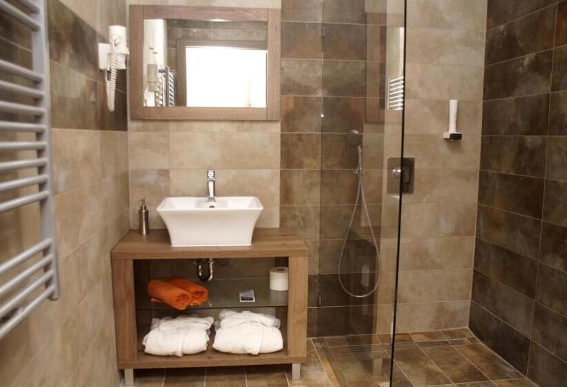 豪华房间, Fitromax Ajka