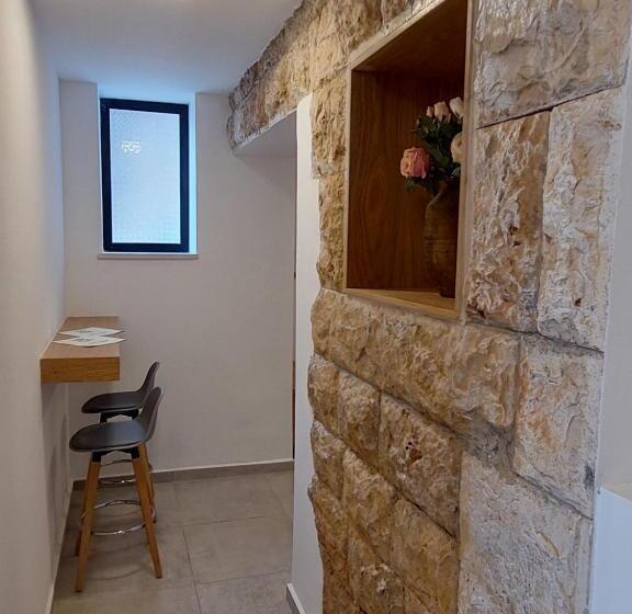 Family Room, Lishansky Since 1936