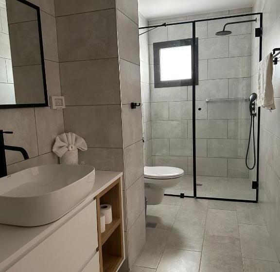 Family Room, Lishansky Since 1936