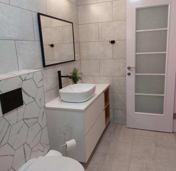 Family Room, Lishansky Since 1936