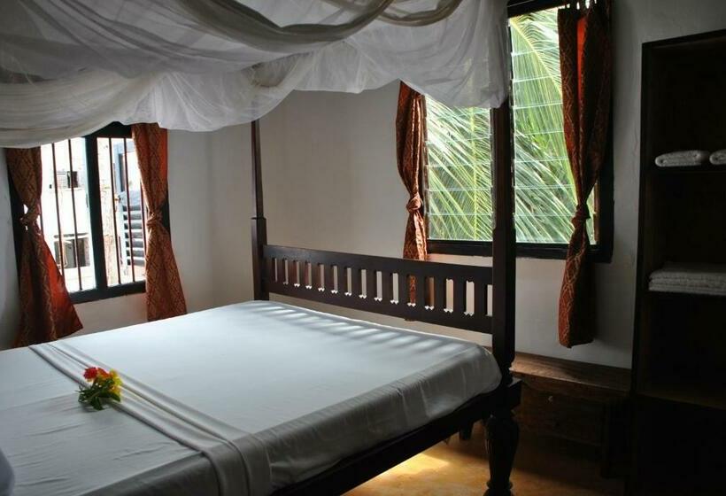 اتاق استاندارد, Shella White House