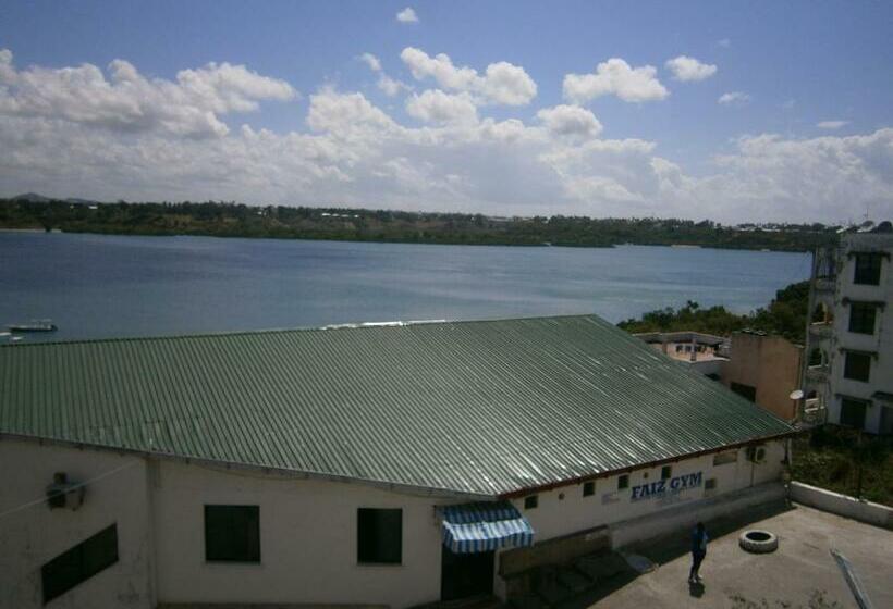 اتاق استاندارد, Tudor Water Sports
