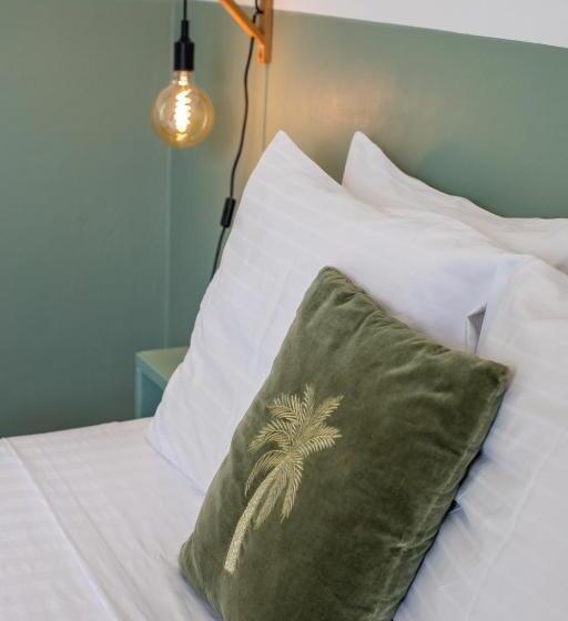 اتاق لوکس با تخت بزرگ, Boutique Hotel Jt Curaçao