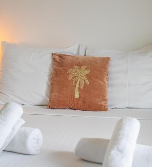 اتاق لوکس با تخت بزرگ, Boutique Hotel Jt Curaçao