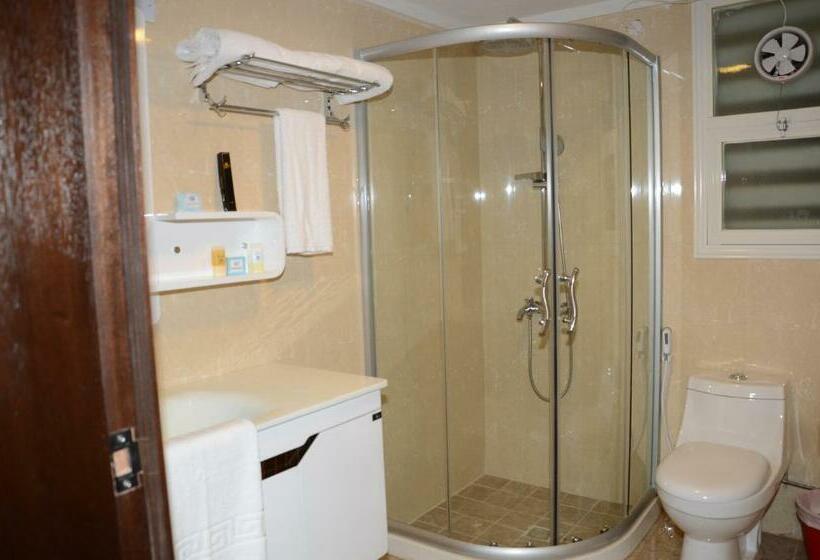 اتاق استاندارد سه نفره, Continental Inn Hotel Al Farwaniya