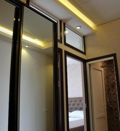 스탠다드 룸, Aleppo