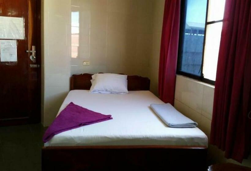 디럭스 룸, Chhaya Guest House