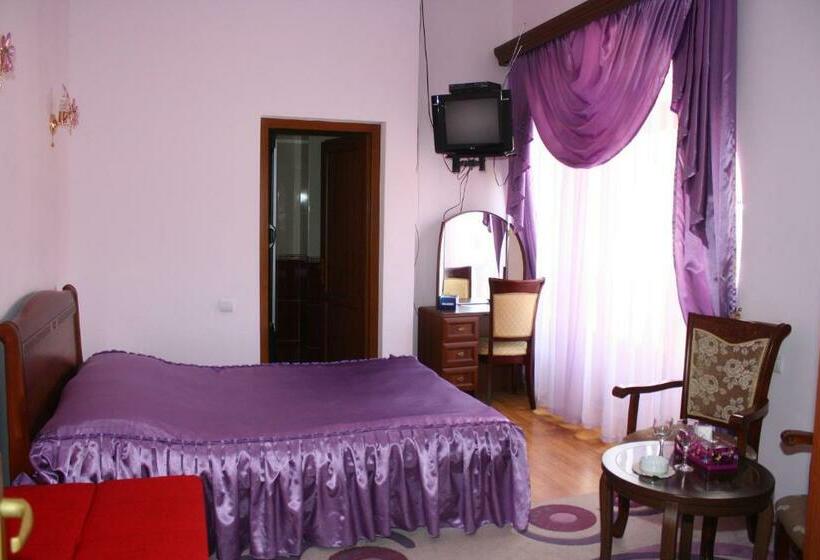 اتاق استاندارد, Christy