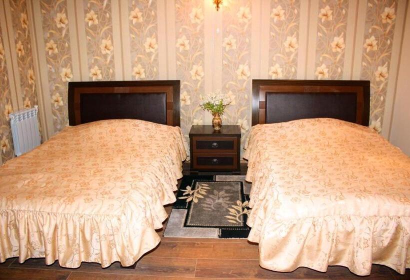 اتاق استاندارد, Christy