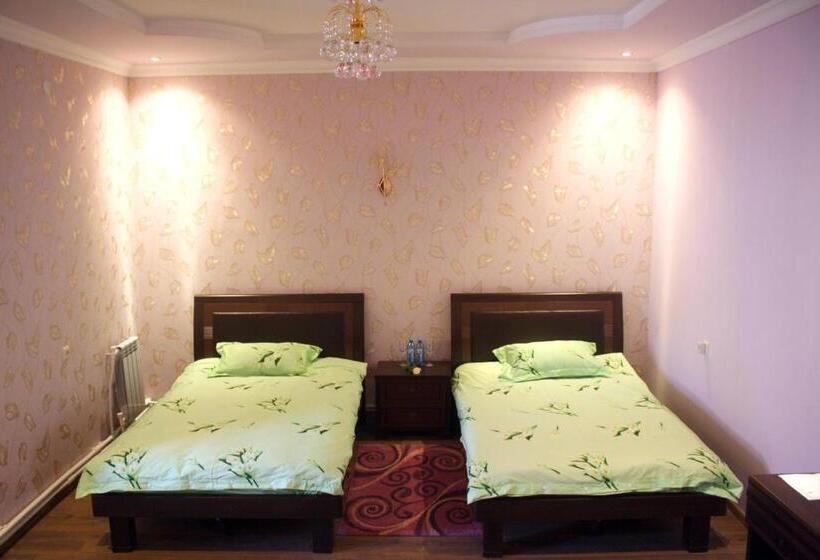 اتاق استاندارد, Christy