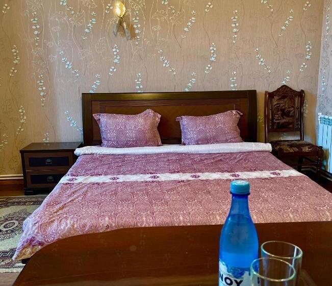 اتاق اکونومی, Christy
