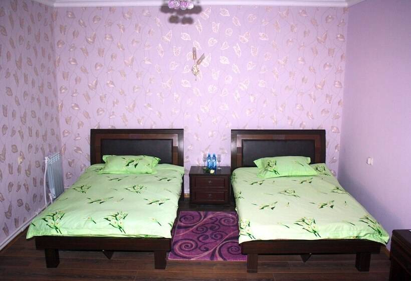 اتاق استاندارد, Christy