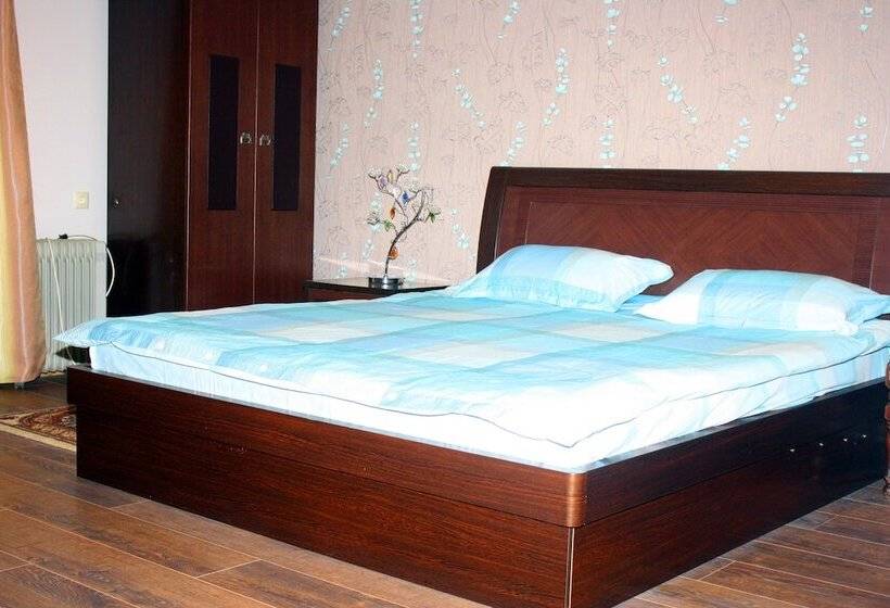 سوییت جونیور, Christy