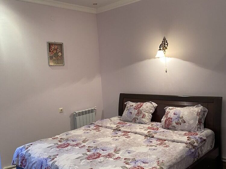 سوییت جونیور, Christy