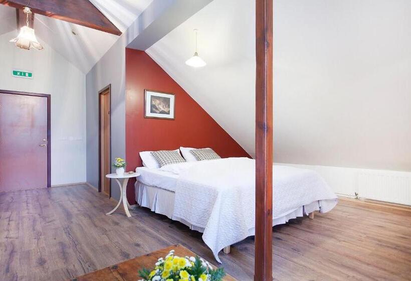 Superior Triple Room, Hafnarfjall