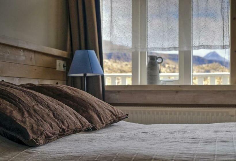 اتاق استاندارد, Hraunsnef Country