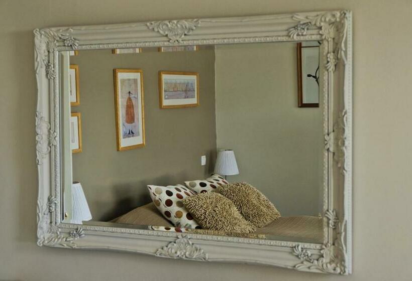 اتاق استاندارد, Hraunsnef Country