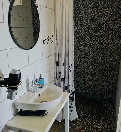 اتاق استاندارد, Hraunsnef Country