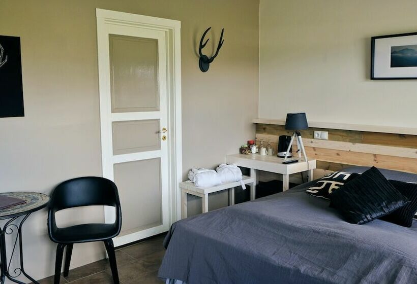 اتاق استاندارد, Hraunsnef Country