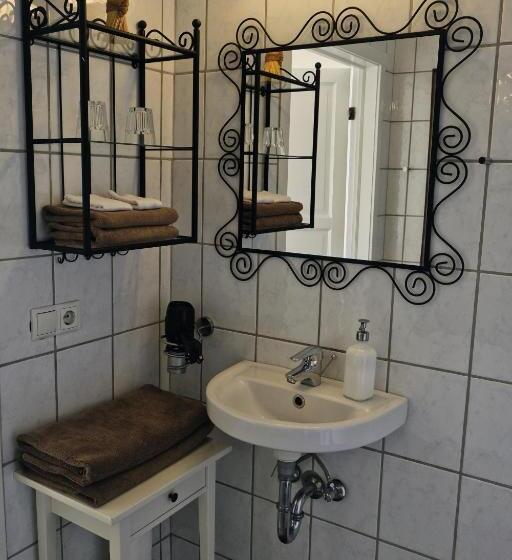 اتاق استاندارد, Hraunsnef Country