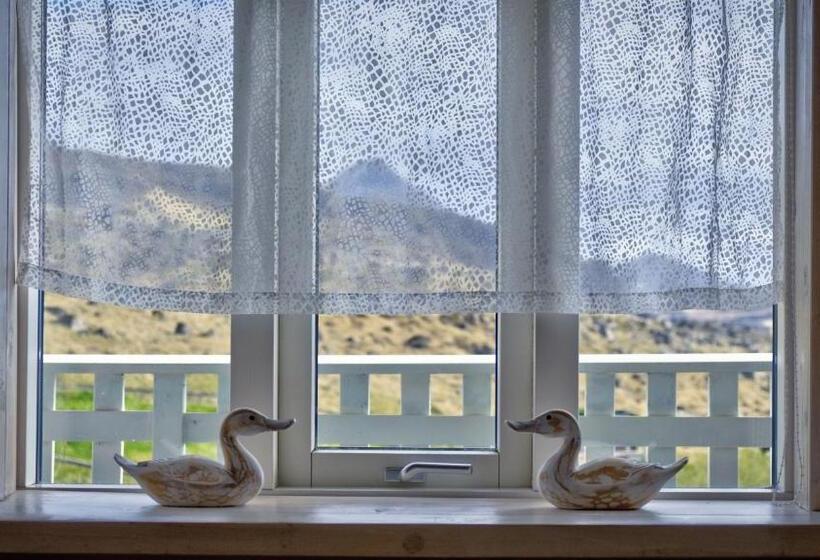 اتاق استاندارد, Hraunsnef Country