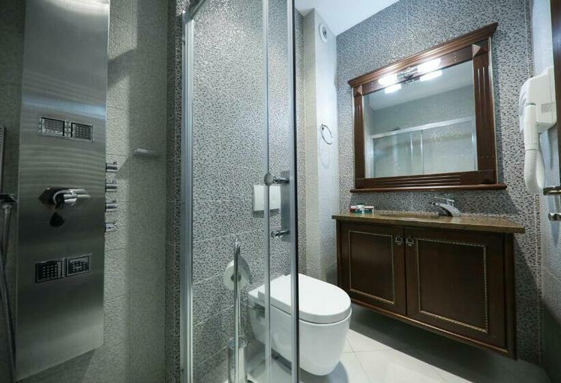 اتاق لوکس سه تخته, Kacinari