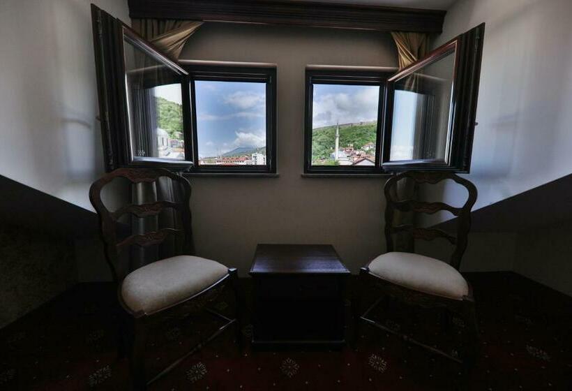 سوئیت با تخت بزرگ, Kacinari