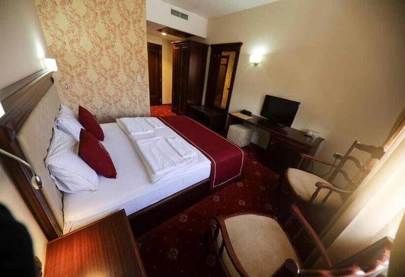 اتاق لوکس, Kacinari