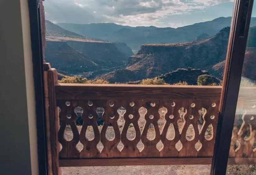 Standard-huone, Kefilyan Family