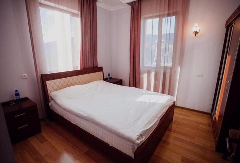 패밀리 스위트, Kefilyan Family