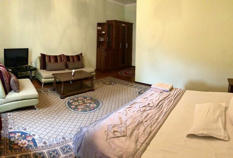 اتاق راحتی, King House