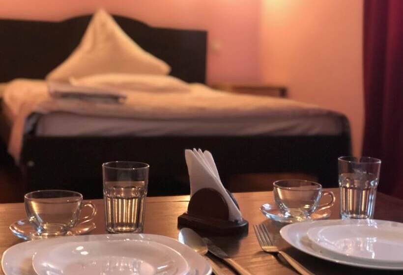 اتاق استاندارد یک تخته با بالکن, King House