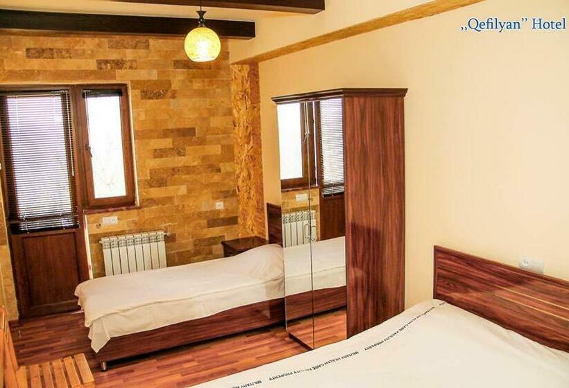 스탠다드 룸, Kefilyan Family