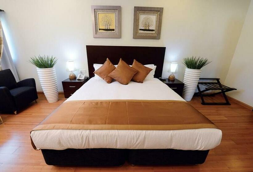 سوییت جونیور, Timor Plaza Hotel & Apartments