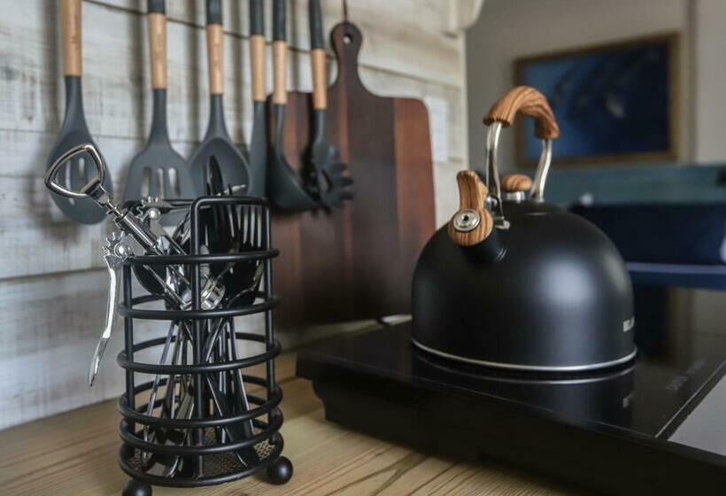 إستوديو سوبيريور, Tree Tops