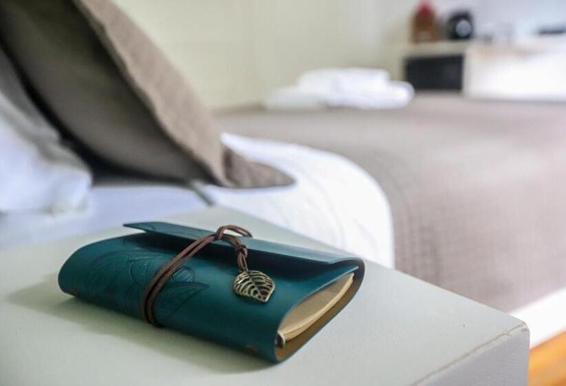 غرفة قياسية, Tree Tops