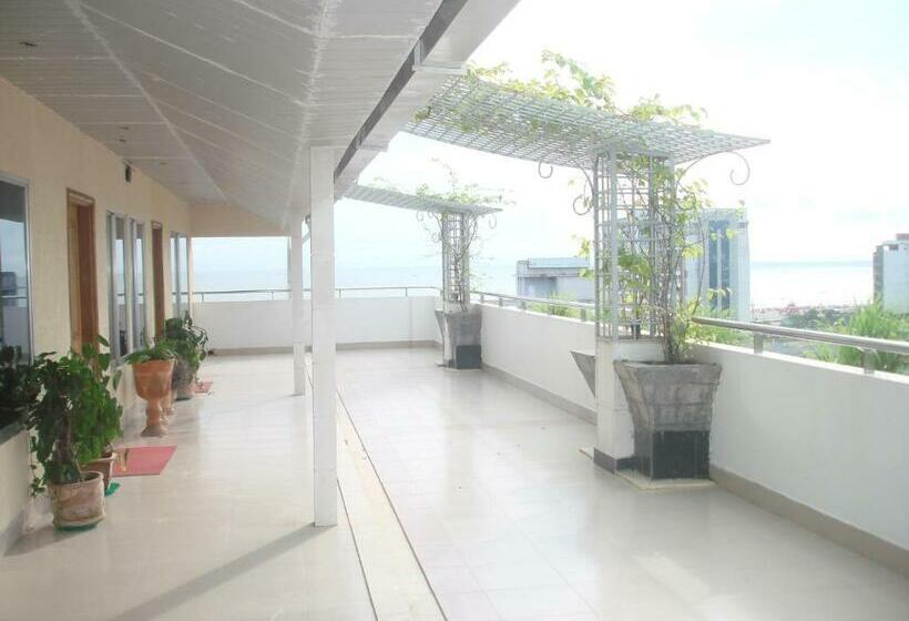 سوئیت رویال, White Orchid