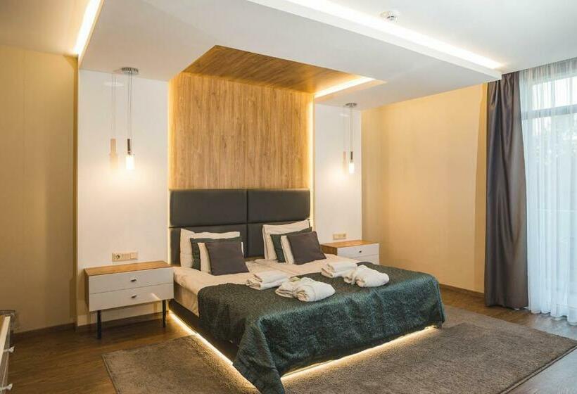 バルコニー付きデラックスルーム, Zena Beauty & Shopping Center